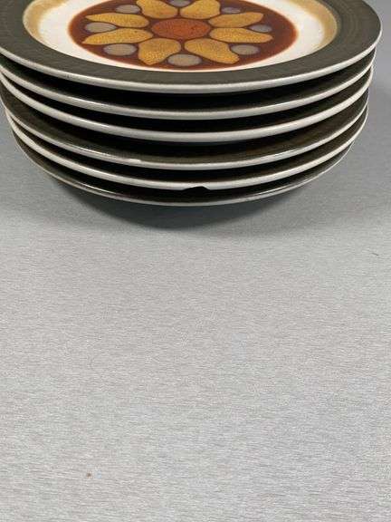 Electra Casual Stoneware. ‘Lido’, Sunflower Design