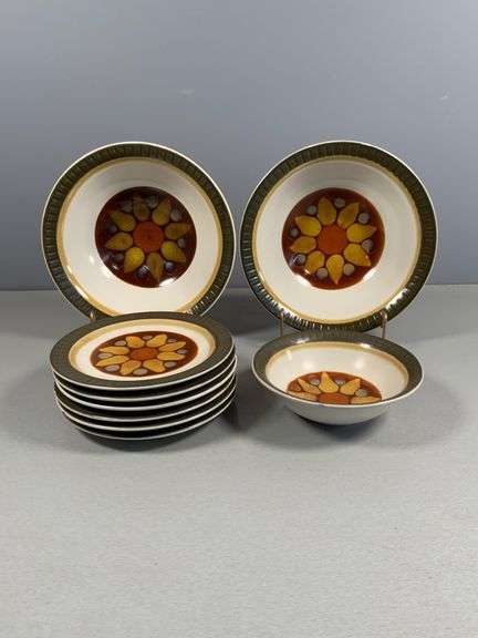 Electra Casual Stoneware. ‘Lido’, Sunflower Design