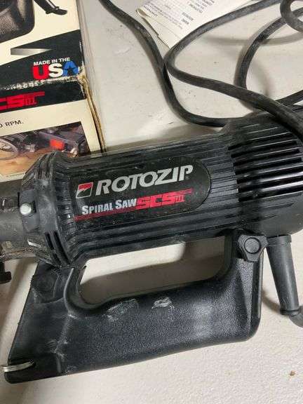RotoZip Spiral Saw SCSwith Box and Quick Reference Guide