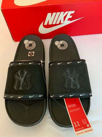 Nike New York Yankees Offcourt Slides, Size 11, New in Original Box