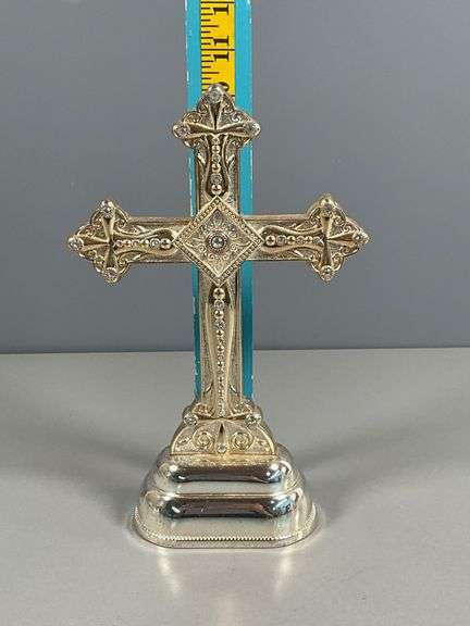 Royal Limited Silver Cross on Pedestal Base