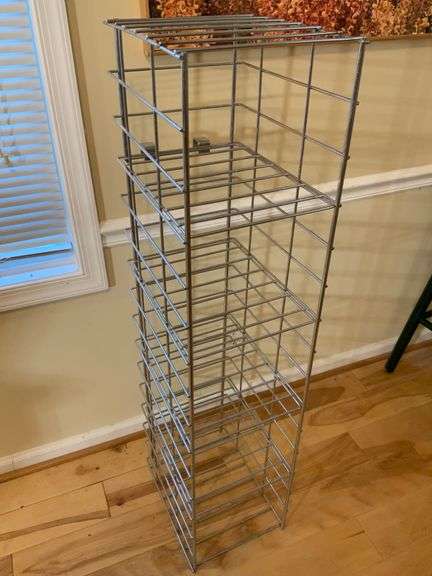 Metal Grid Shelves with Open Wire Design