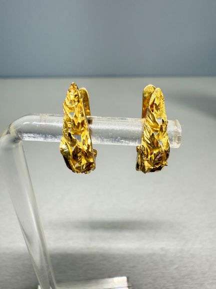 18k Gold Textured Earrings, 3.00 Grams