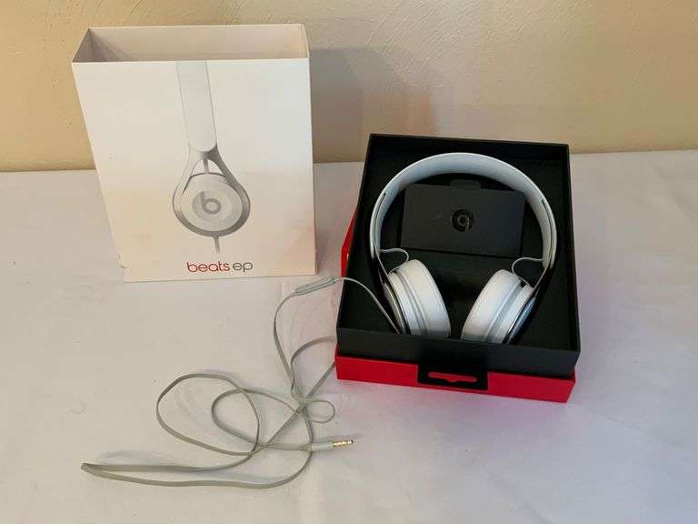 Beats EP Wired On-Ear Headphones with Original Packaging (Untested)