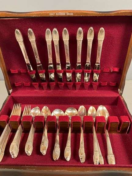 1847 Rogers Bros Silverplate Flatware Set with Case