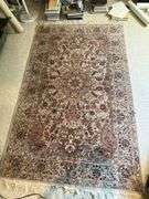 Hand-Knotted Oriental-Style Rug with Floral Motif and Fringed Edges