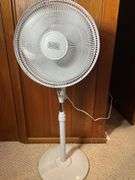 Black+Decker Stand Fan with Remote Control