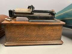 Edison Home Phonograph Standard D with Painted Floral Horn, Circa 1908