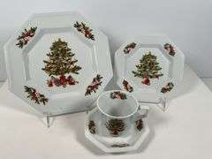8 Fairfield Fine China Holiday-Themed Dinnerware Pieces
