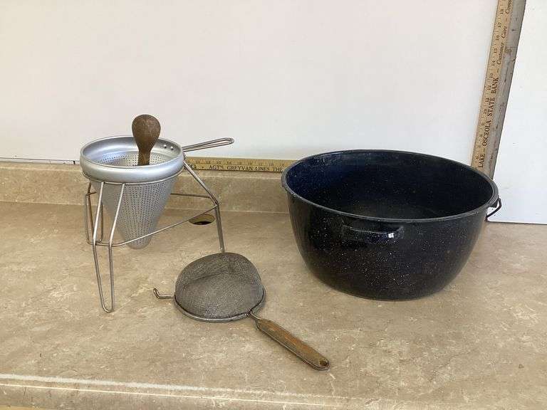 GALVANIZED KETTLE W/HANDLE, FOOD MILL W/STAND & MASHER, & STRAINER