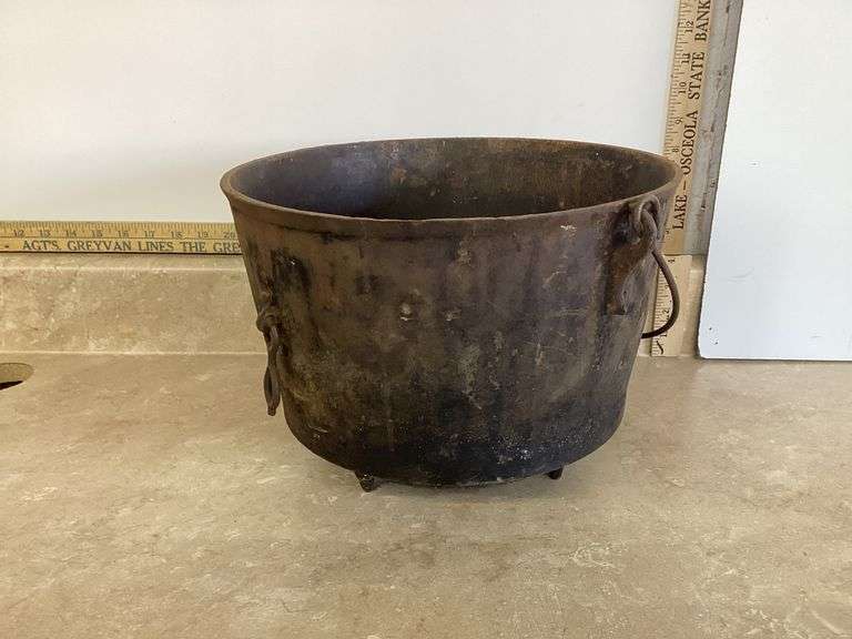 #6 CAST IRON KETTLE