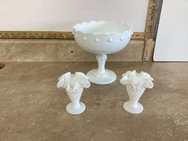 3 VINTAGE MILK GLASS PIECES