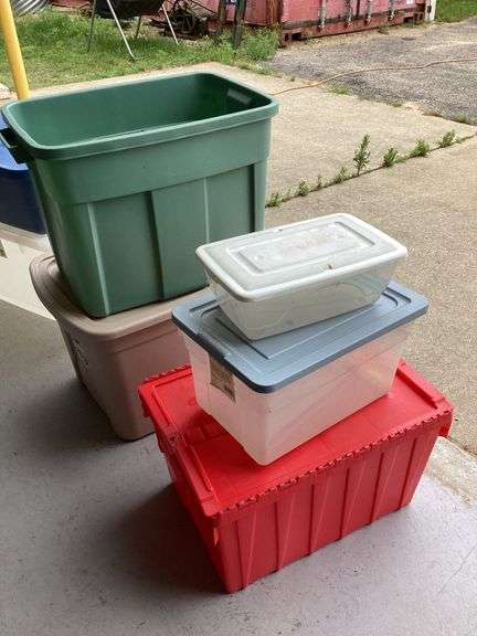7 VARIOUS SIZE PLASTIC STORAGE BINS