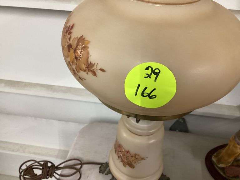 VINTAGE GLASS HURRICANE TABLE LAMP
