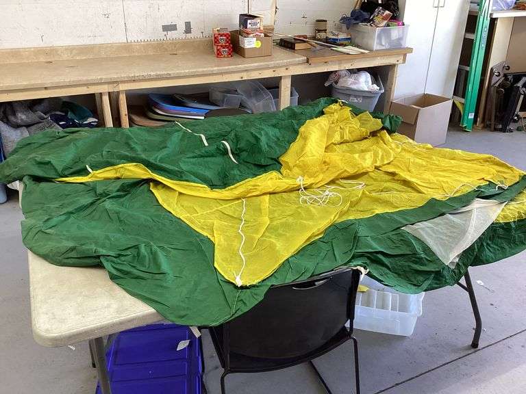 GREEN 2-PERSON TENT