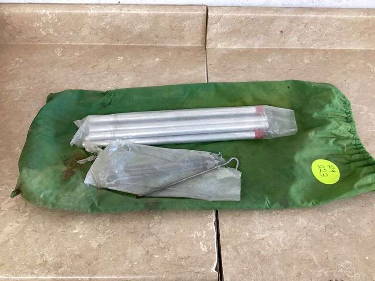 GREEN 2-PERSON TENT