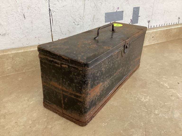 VINTAGE FLARE & SMUDGE POT SIGNAL KIT IN METAL BOX