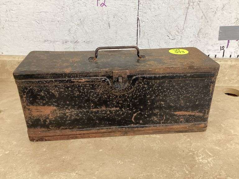 VINTAGE FLARE & SMUDGE POT SIGNAL KIT IN METAL BOX