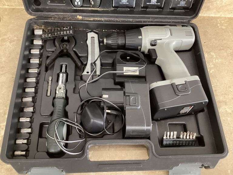 FIX-IT TOOLS SET WITH 2 BATTERIES AND CHARGER - WORKS GREAT