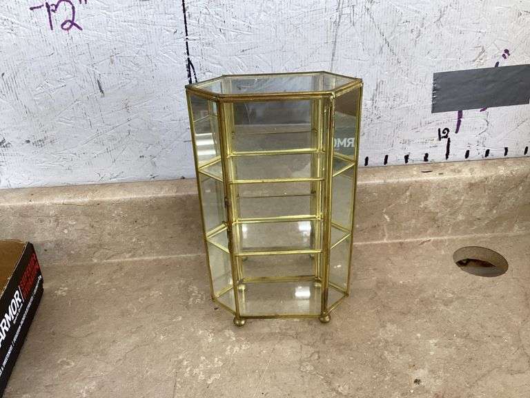 VINTAGE SMALL GLASS DISPLAY BOX