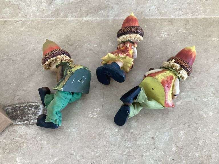 AUTUMN ACORN FIGURINES