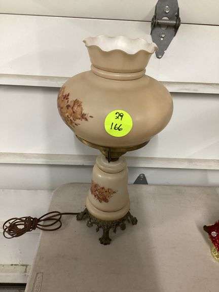 VINTAGE GLASS HURRICANE TABLE LAMP