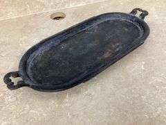 CAST-IRON PLATTER, BUSCUIT PAN AND GRIDDLE