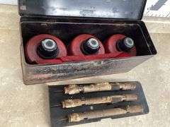 VINTAGE FLARE & SMUDGE POT SIGNAL KIT IN METAL BOX