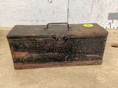 VINTAGE FLARE & SMUDGE POT SIGNAL KIT IN METAL BOX