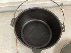 12" 3-FOOTED CAMPFIRE DUTCH OVEN KETTLE WITH LID