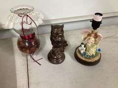 ANGLE TABLE LAMP AND VARIOUS KNICK KNACKS