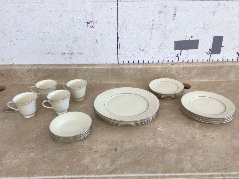 VINTAGE LENOX "MAYWOOD" SILVER TRIM DINNERWARE SERVICE FOR 4
