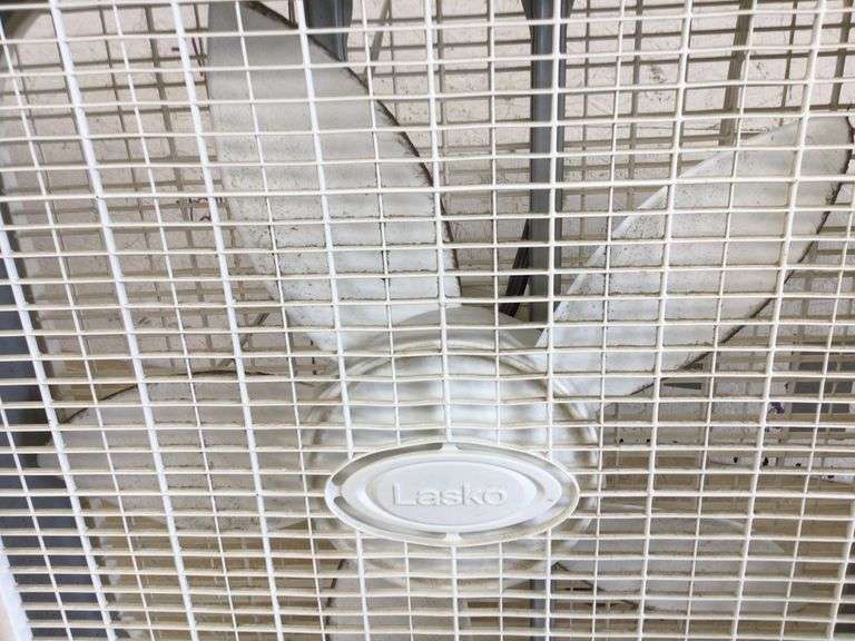 LASKO BOX FAN-WORKS