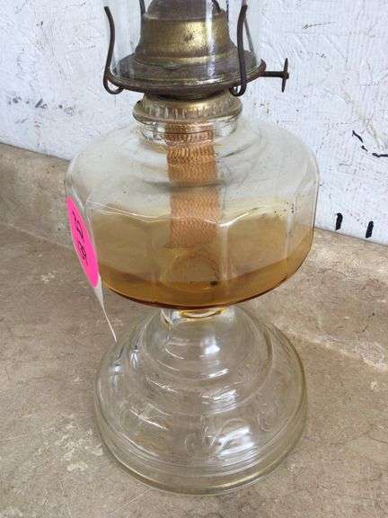 VINTAGE OIL LAMP