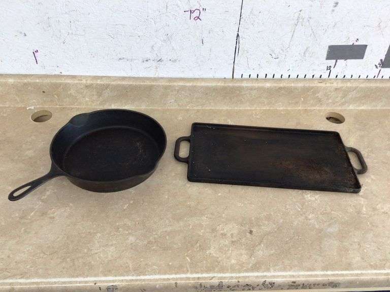 WAGNER #10 CAST-IRON FRY PAN AND LODGE CAST IRON GRILL PAN