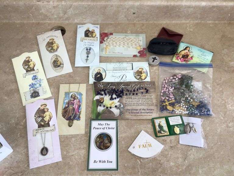 VARIOUS RELIGIOUS JEWELRY
