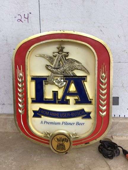 L.A. PILSNER BEER LIGHT UP SIGN-WORKS