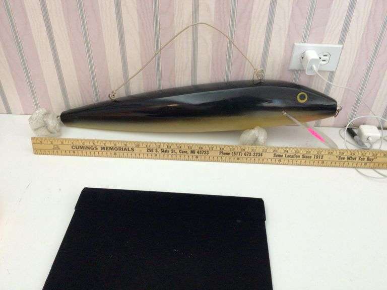28" MAN CAVE FISHING LURE DECOR