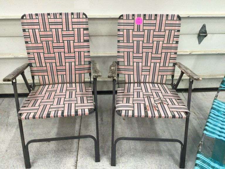 2 LAWN CHAIRS & LOUNGER