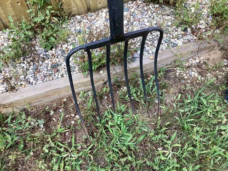 6 TINE PITCHFORK