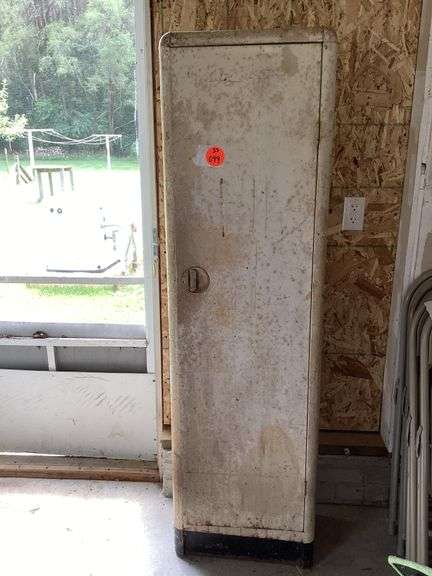METAL CABINET FULL OF GARDEN ITEMS