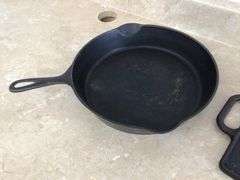 WAGNER #10 CAST-IRON FRY PAN AND LODGE CAST IRON GRILL PAN