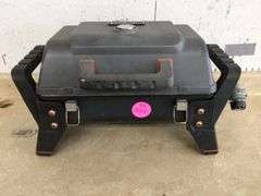 CHAR-BROIL PORTABLE GAS GRILL