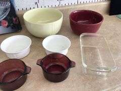 BOX OF BOWLS & BREAD PAN
