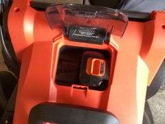 BLACK AND DECKER 40 VOLT PUSH MOWER W/CHARGER
