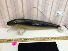 28" MAN CAVE FISHING LURE DECOR