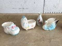 BOX OF VINTAGE FLOWER POTS