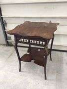 ANTIQUE WOOD PARLOR TABLE