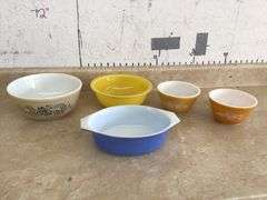 VINTAGE PYREX DISHES
