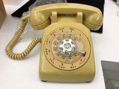 VINTAGE 1972 GOLD DESK PHONE